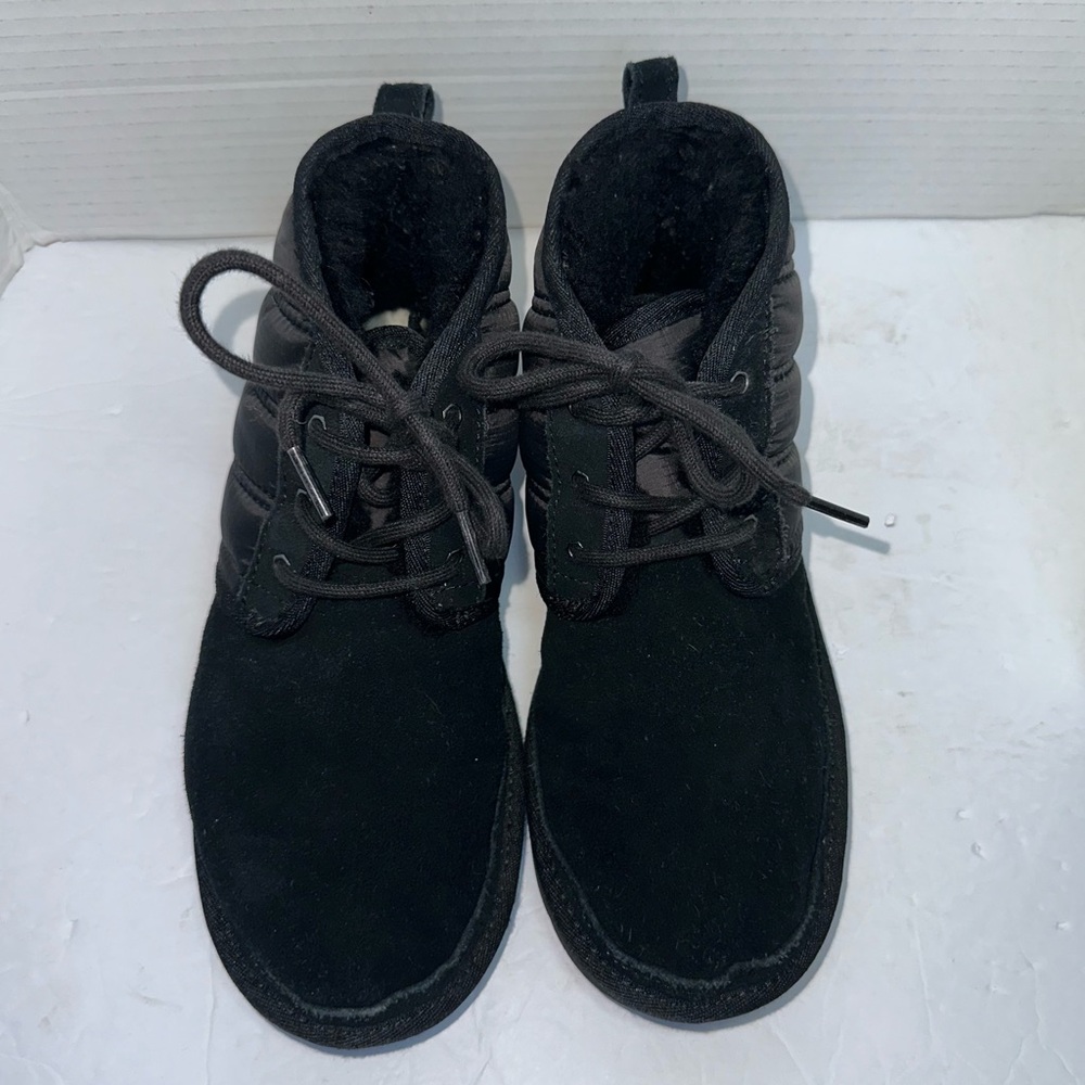 UGG Women’s Black Suede Lace-Up Ankle Neumel II Chukka Boots- Size 6 - Picture 9 of 11